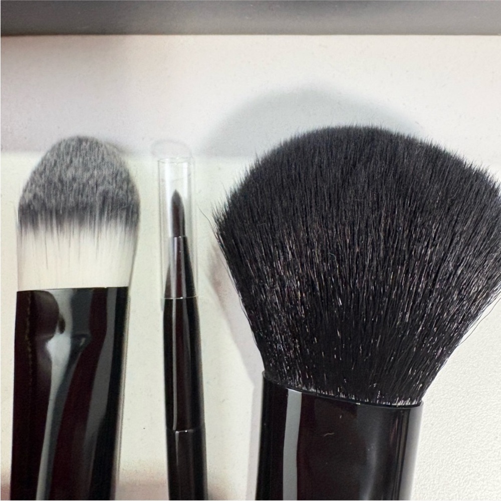 YSL Black Makeup Brush Set with Red Case - Picture 8 of 10